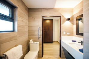 Double Room, 1 King Bed, Patio, Garden View | Bathroom | Bathtub, eco-friendly toiletries, hair dryer, towels - Reunion Wellness Resort & Retreats (Tempate)