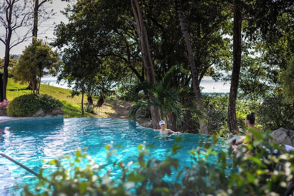 Outdoor pool, pool umbrellas, sun loungers