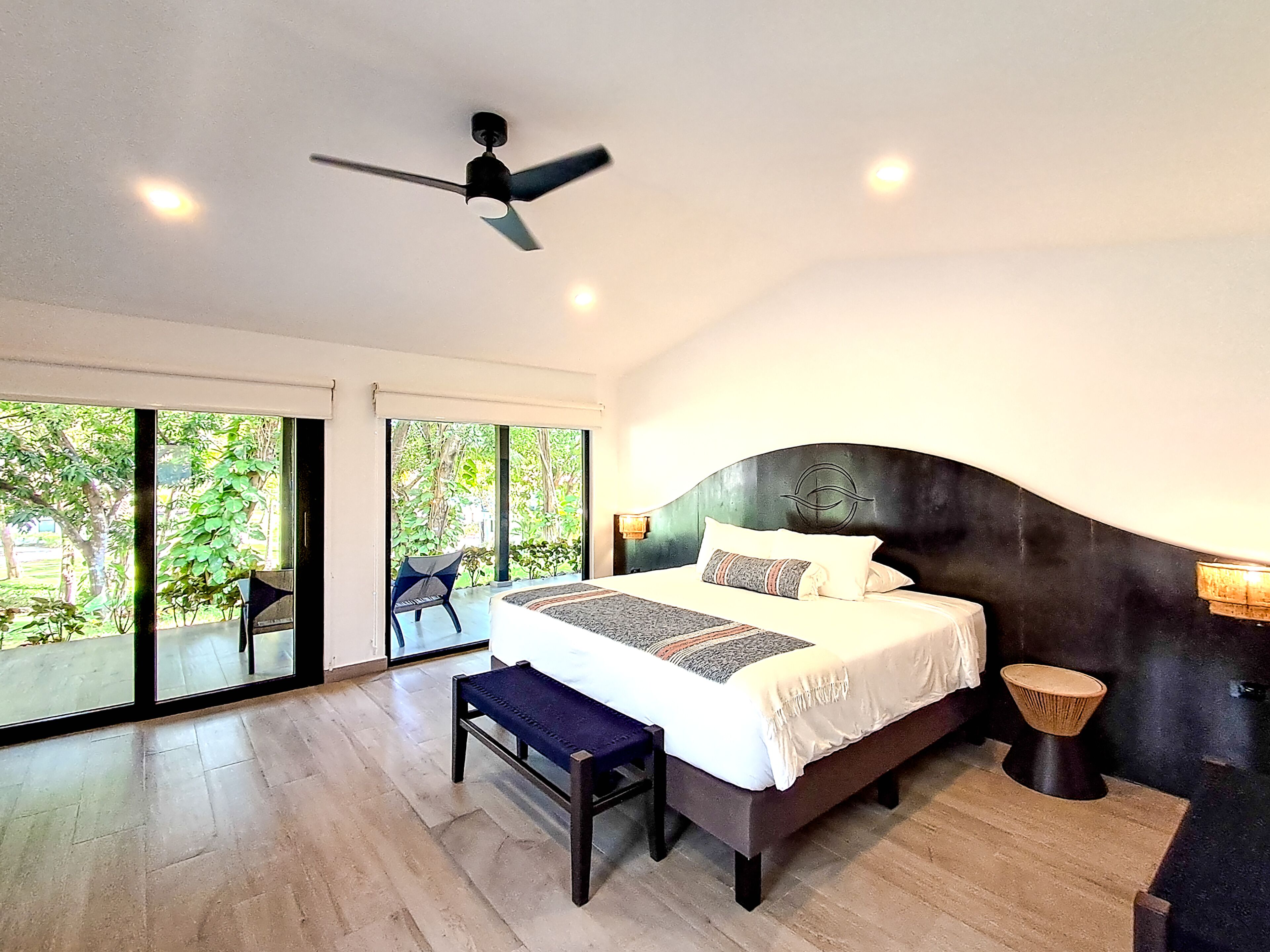 Double Room, 1 King Bed, Patio, Garden View | In-room safe, free WiFi, bed sheets