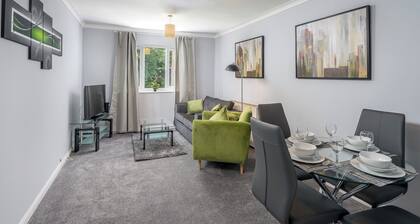 Modern 1-bedroom in Crawley With Free Parking