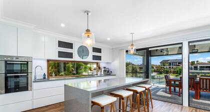 Luxury Waterside Oasis