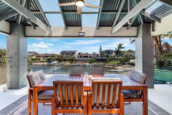 Outdoor dining