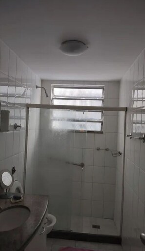 Comfort-Apartment, eingeschränkter Meerblick | Badezimmer