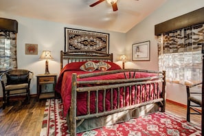 2 bedrooms, iron/ironing board, free WiFi, bed sheets - Stunning Mountain Vistas • Fireplace • Near RMNP (Estes Park)