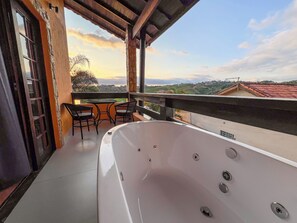 Quarto quádruplo superior com sacada - Segundo andar | Terrasse/Patio