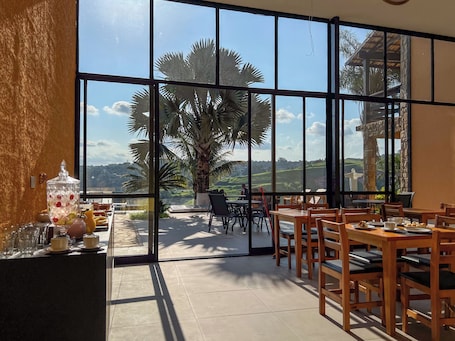 Free daily buffet breakfast . Pousada Recanto de Igaratá