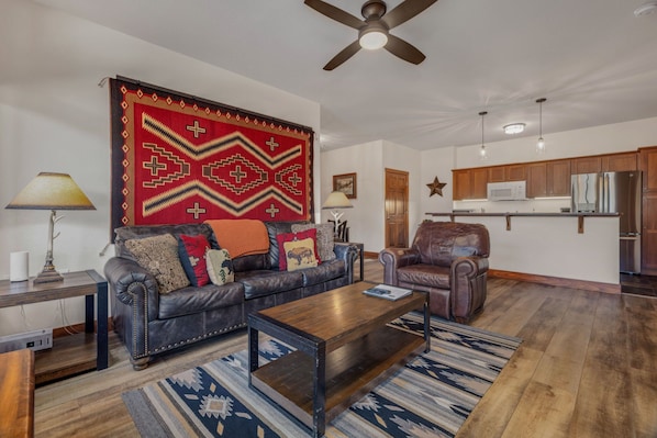 Televisión y chimenea 