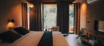 Loji Nyanyi Suite & Brew