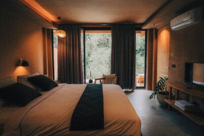 Loji Nyanyi Suite & Brew