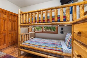 2 間睡房、熨斗/熨衫板、免費 Wi-Fi、床單