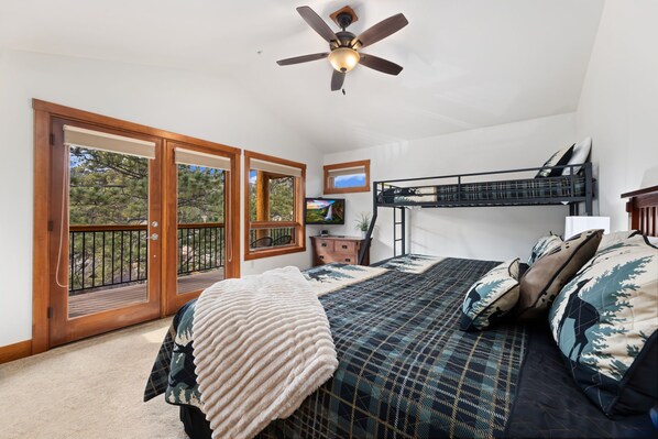 3 bedrooms, iron/ironing board, free WiFi, bed sheets
