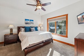 2 bedrooms, iron/ironing board, free WiFi, bed sheets - Sunset Mountain Retreat • Fireplace • Near RMNP (Estes Park)