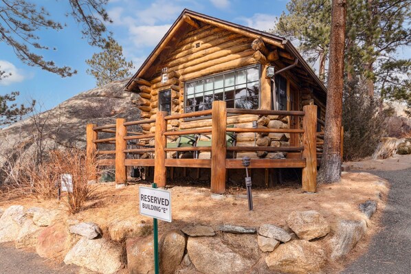 Exterior - 1BR W/Pvt deck,jet tub,fireplace (Estes Park)