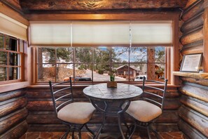 Dining - 1BR W/Pvt deck,jet tub,fireplace (Estes Park)