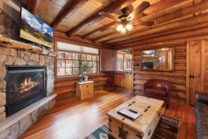 TV, fireplace - 1BR W/Pvt deck,jet tub,fireplace (Estes Park)