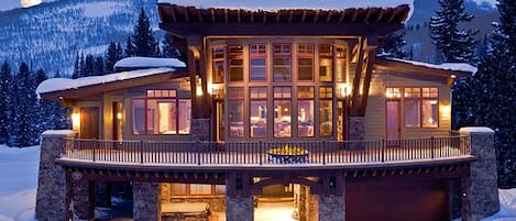 House | 5 bilik tidur