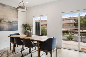 Villa | 5 bedrooms - Best Value in St George - Green Valley Getaway (St. George)