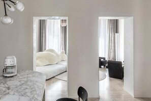 House, Smoking | 2 bedrooms - Luxurious Apartment in Rome (Rome)