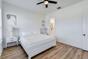 3 bedrooms, iron/ironing board, WiFi, bed sheets