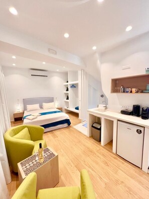 1 chambre, bureau, fer et planche à repasser, Wi-Fi