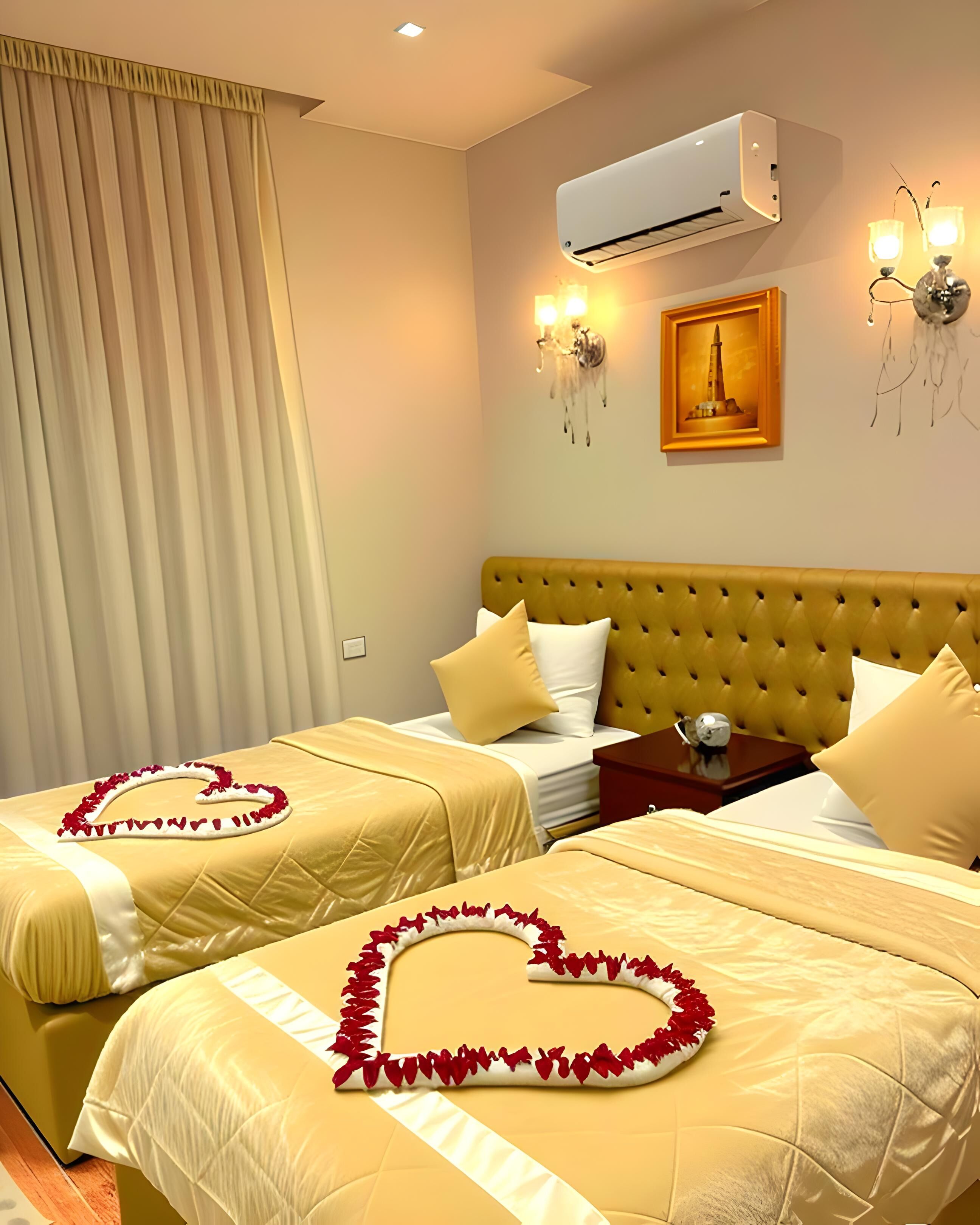 Kahden hengen deluxe-huone (yksi tai kaksi sänkyä) | Ylelliset vuodevaatteet, memory foam -patjalliset sängyt, minibaari