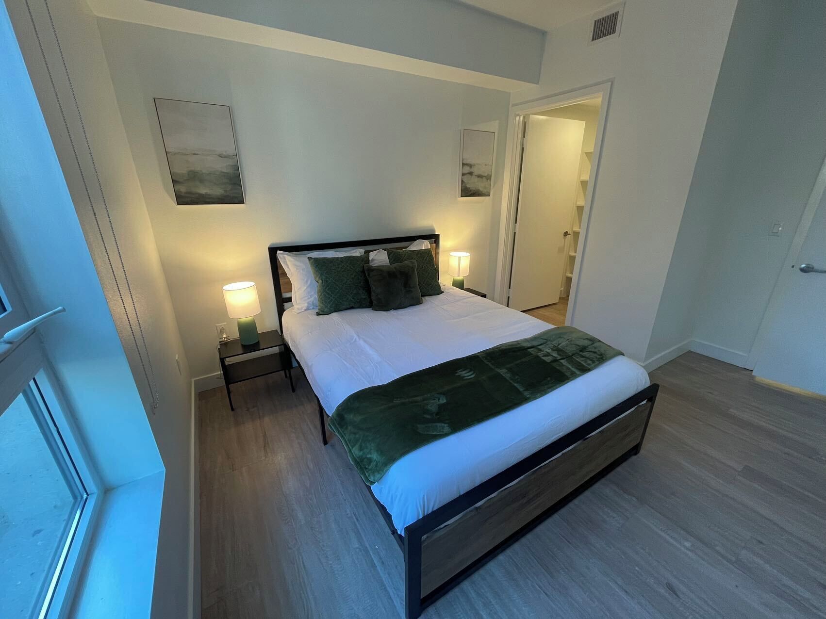 مكواة/لوح كي وواي فاي مجانًا