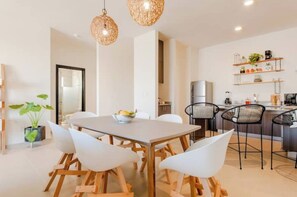 Dining - Workation Paradise Gated, WIFI 500MB, Gym, Pool (Solidaridad)