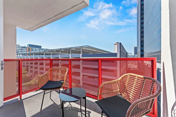 Exterior - Stylish Downtown LA Gateway (Los Angeles)