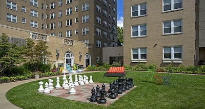 275 On The Park - Senate Apartments By Barsala