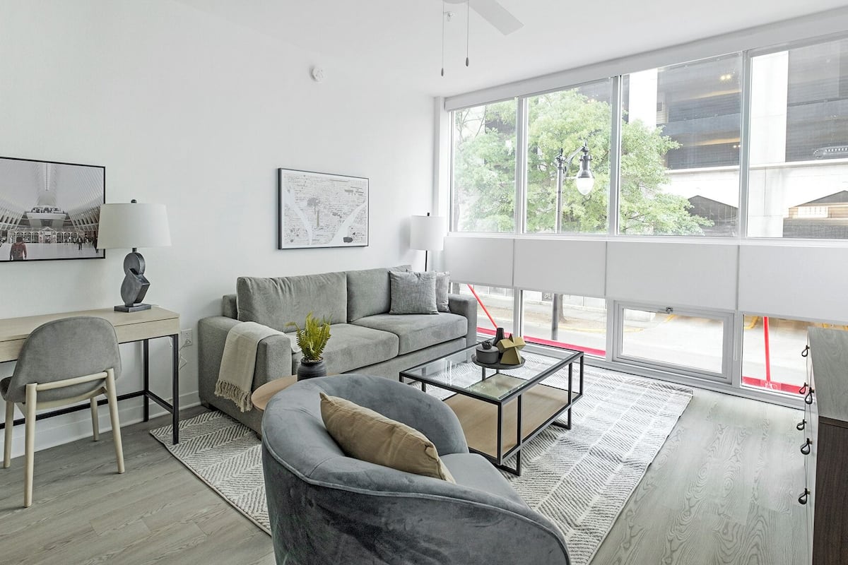 Departamento, 1 habitación | Área de sala de estar | Televisión de 40 pulgadas con canales digitales