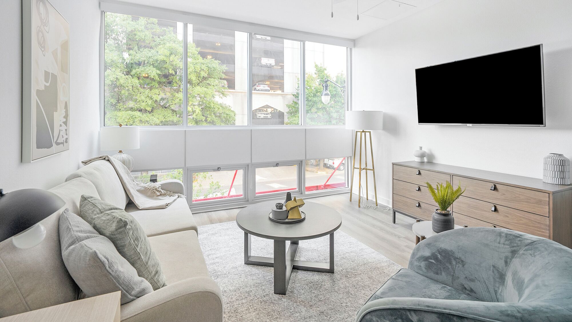 アパートメント 2 ベッドルーム (QueenBed) | リビング エリア | 40 インチのテレビ (デジタル放送視聴可)