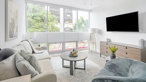 Huoneisto, 2 makuuhuonetta (QueenBed) | Oleskelualue | 40–tuumainen televisio, jossa digitaalikanavat