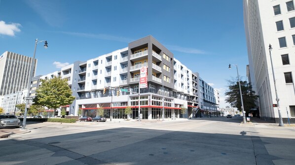 Exterior - Landing Midtown (Birmingham)