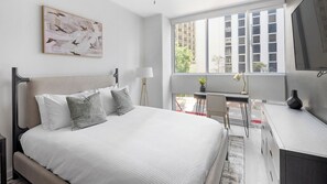 Studio | Individually decorated, individually furnished, desk, laptop workspace - Landing Midtown (Birmingham)