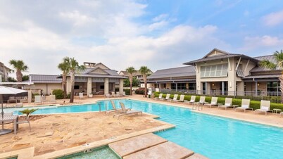 The Green At Plum Creek Apartments By Barsala