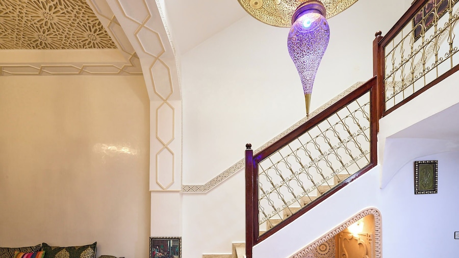 里亚德安伯扎赫拉