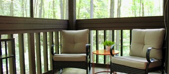 Shanty Creek Condo: Fall colors, skiing, relax