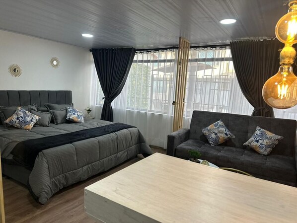 Laptopgeeigneter Arbeitsplatz, Verdunkelungsvorhänge