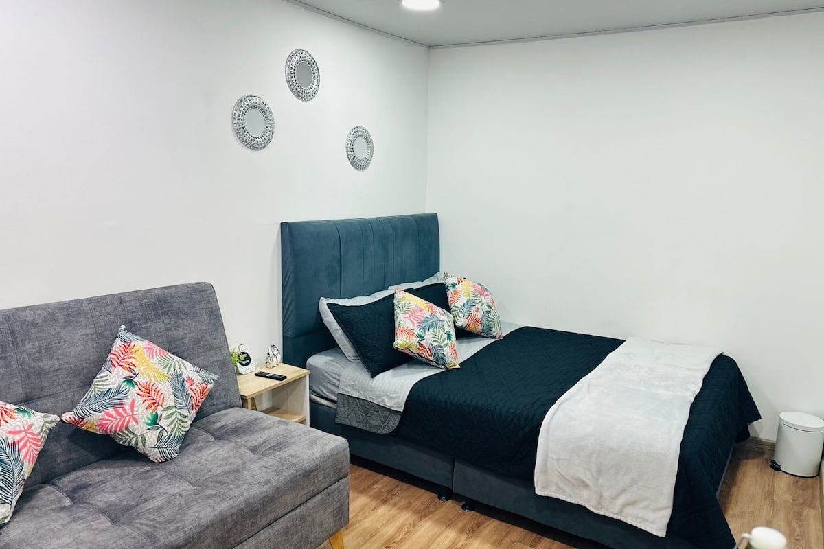 基础客房 | 笔记本电脑工作区、遮光窗帘、隔音、熨斗/熨衣板