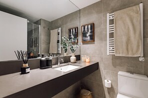 Apartment | 2 bedrooms - Armilla - 2 Bedrooms in Eixample Esquerra (Barcelona)