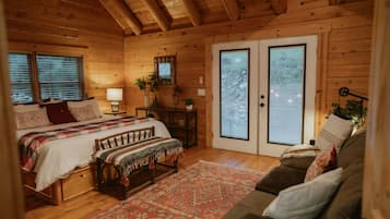 Studio | 3 bedrooms, desk