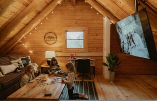 House | 3 bedrooms, desk
