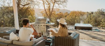 Sunset Glow Hidden Meadow BBQ Hottub by Casa Oso