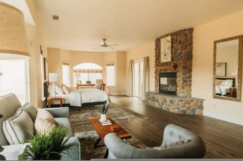House, Smoking | 3 bedrooms, desk