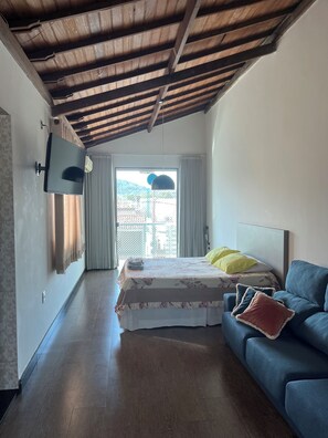 3 bedrooms, iron/ironing board, travel cot, WiFi