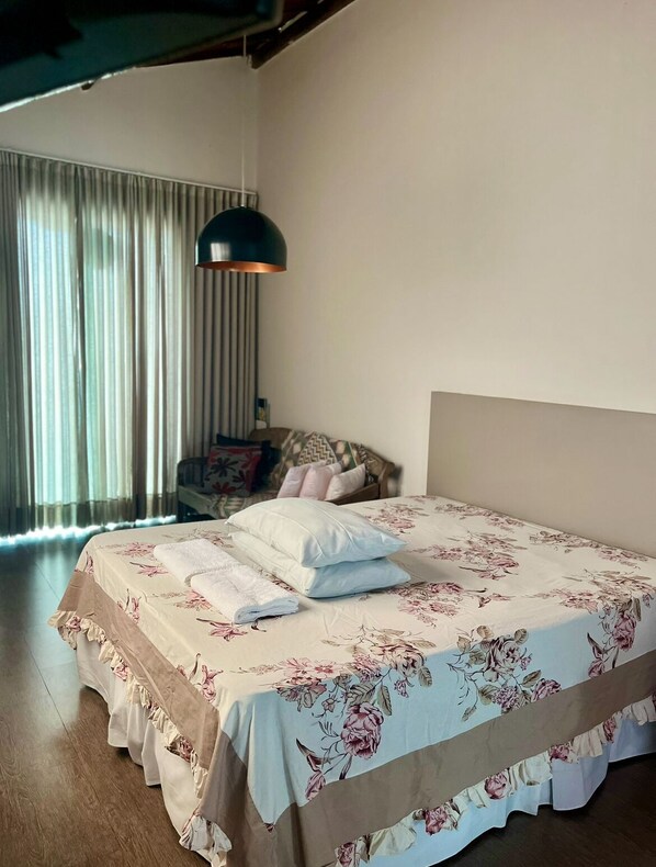 3 bedrooms, iron/ironing board, travel cot, WiFi