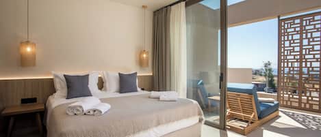 Deluxe-suite - balkon - havudsigt | Minibar, pengeskab på værelset, mørklægningsgardiner, lydisolering
