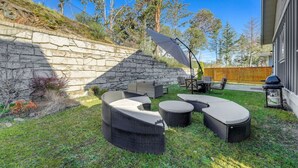Unclassified image, 5 of 25, button - Elegant Home In Victoria BC (Langford)