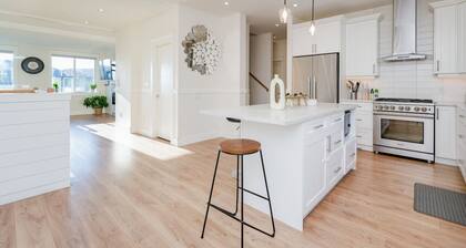 Elegant Home In Victoria BC
