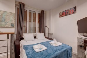 1 bedroom, desk, iron/ironing board, Internet